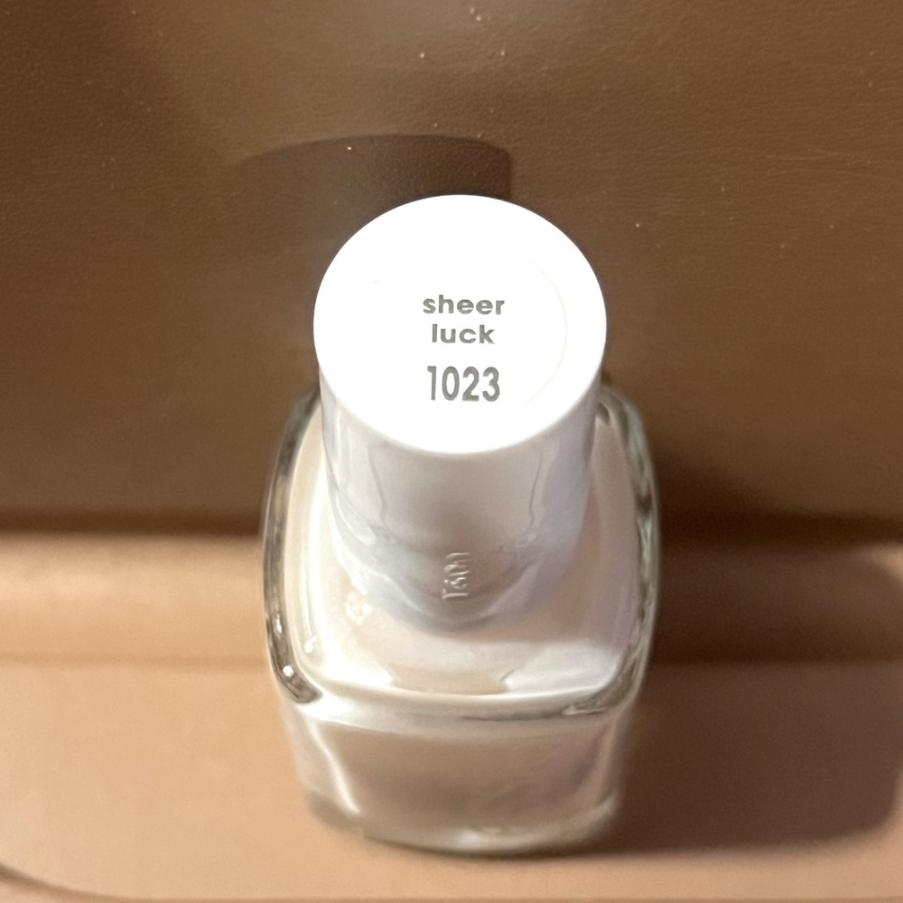 ESSIE Sheer Luck Nail Lacquer, 1023, Bundle of 2 - Picture 10 of 11
